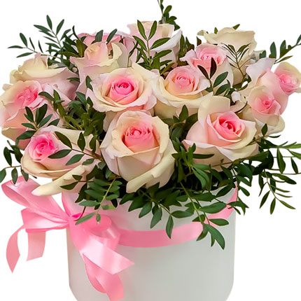 Цветы в коробке "15 роз Lovely Jewel"