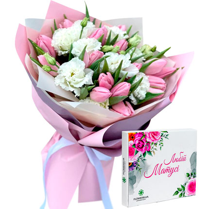 Букет "Ніжний дует" та цукерки "Любій матусіі"