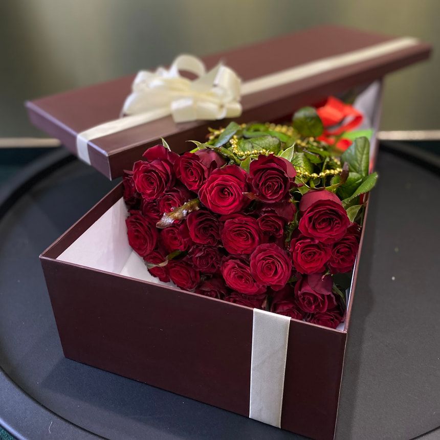 Квіти в коробці "25 червоних троянд!"