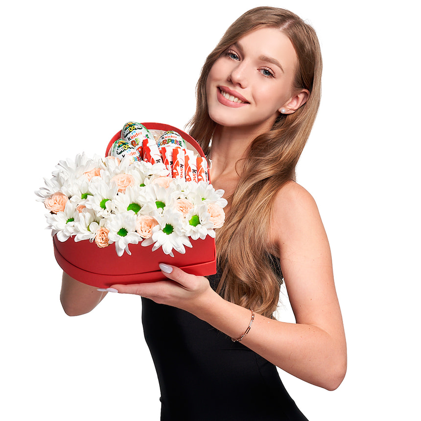 Квіти в коробці "Посміхнись!" – доставка по Україні