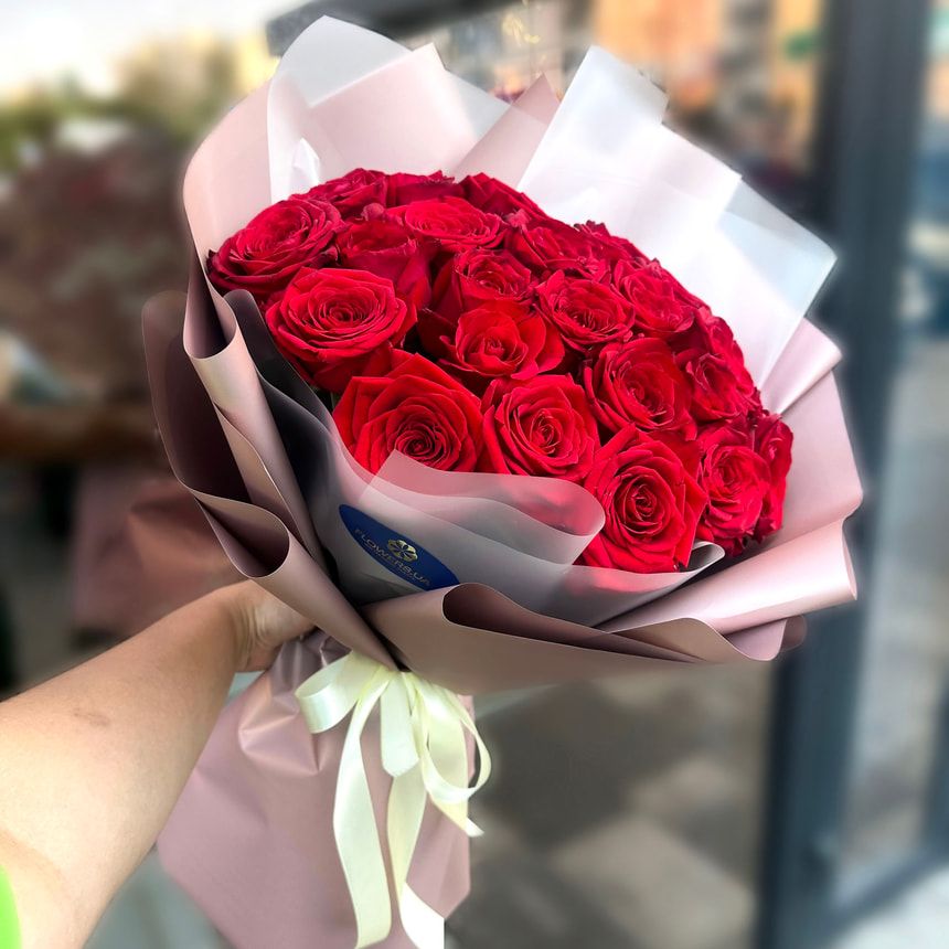 Bouquet with packaging "25 red roses" – order from Flowers.ua