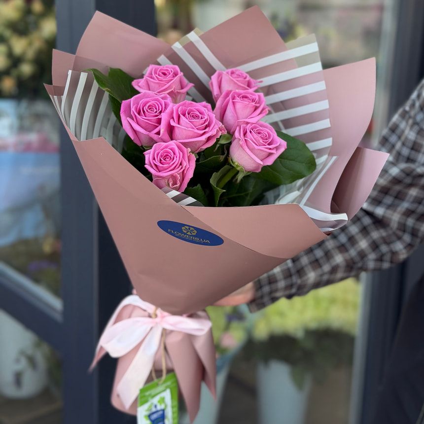 Букет "7 рожевих троянд!" – замовити на Flowers.ua