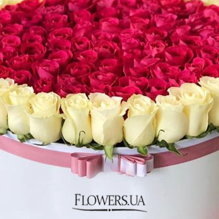 Квіти в коробці "Ніжна принцеса" – доставка по Україні