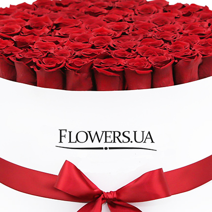 Квіти в білій коробці "101 червона троянда" – доставка по Україні