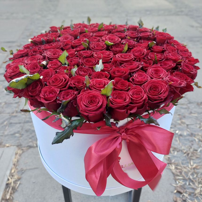 Flowers in a white box "151 red roses" – order from Flowers.ua
