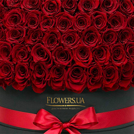 Квіти в чорній коробці "151 червона троянда" – доставка по Україні