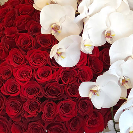 Flowers in the box "For my soulmate" – delivery in Ukraine