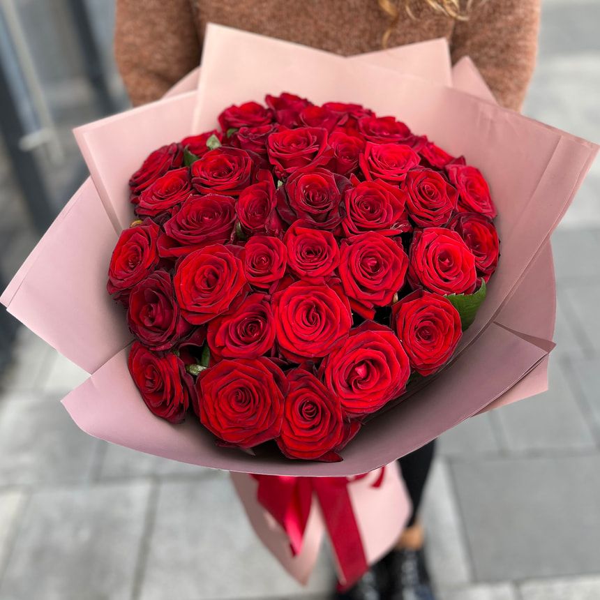 Bouquet of 35 red roses