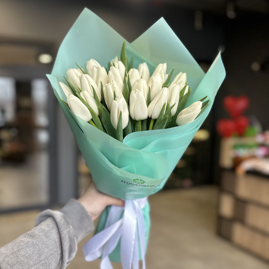 Bouquet "25 white tulips"