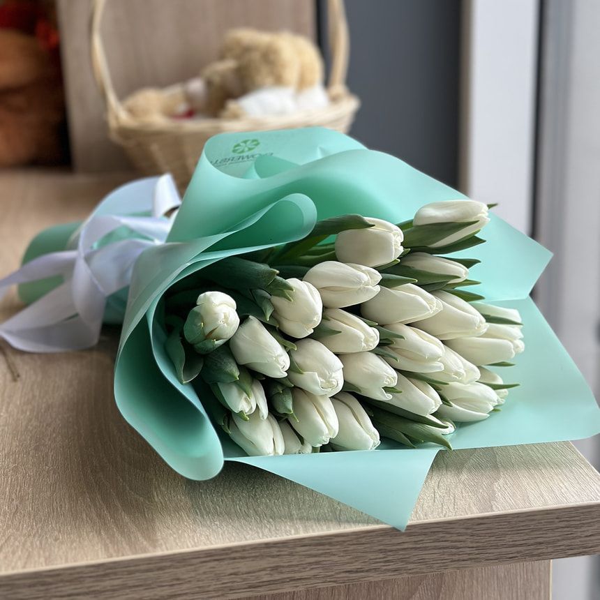 Bouquet "25 white tulips"