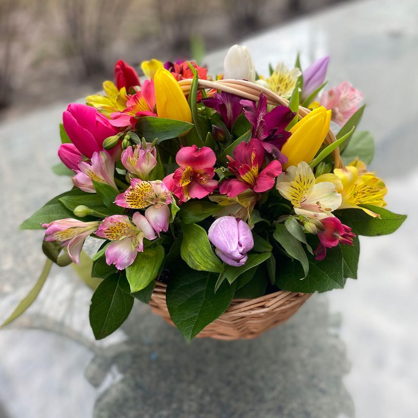 Кошик "Свято кохання!" – замовити на Flowers.ua