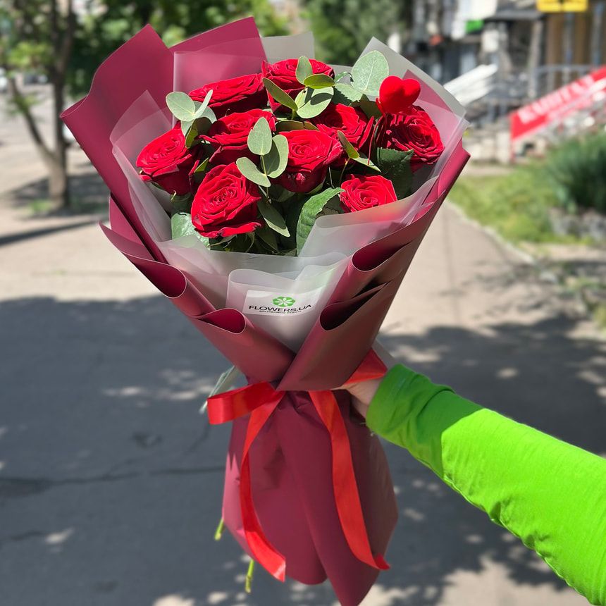 Яркий букет "Люблю!"