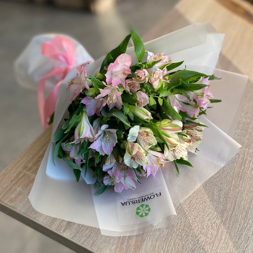 7 ніжних альстромерій – замовити на Flowers.ua