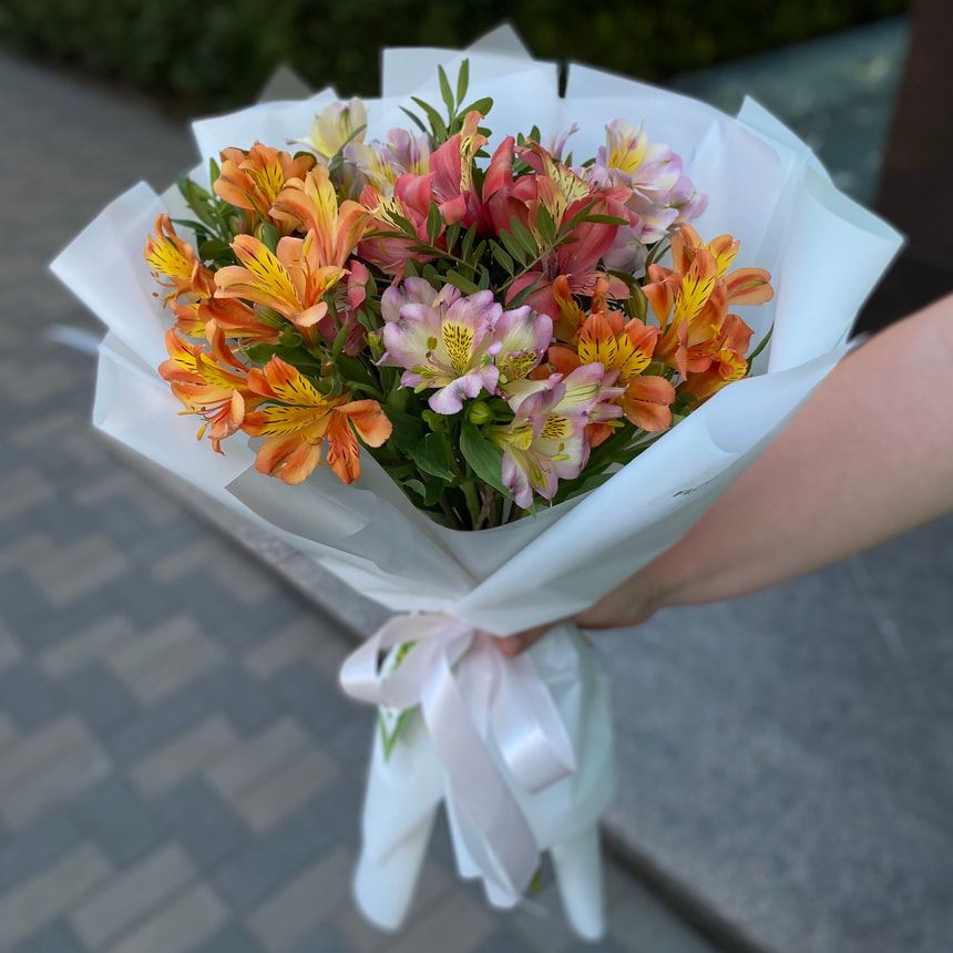 7 ніжних альстромерій