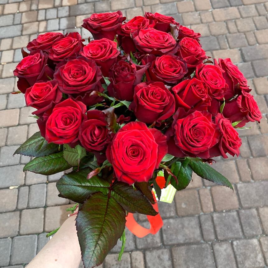 Букет из 25 красных роз – заказать у Flowers.ua