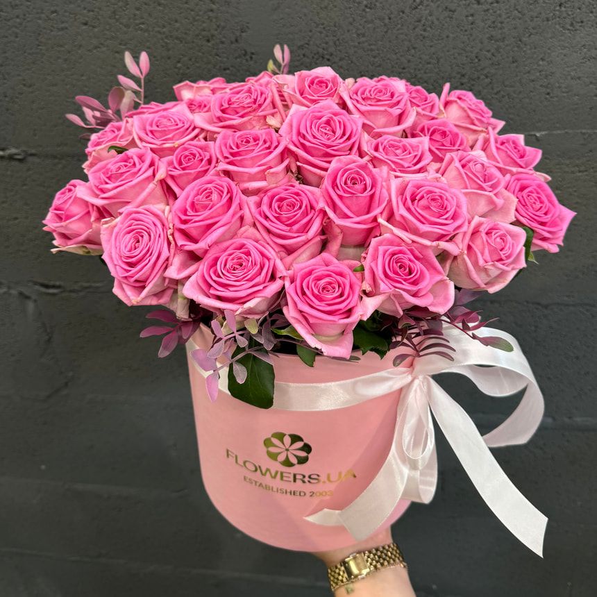 Flowers in a box "Love at first sight" – order from Flowers.ua