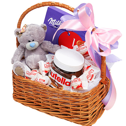 Подарочная корзина "Для самой нежной" – заказать с доставкой
