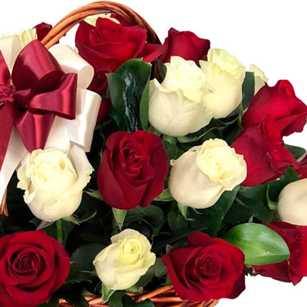 Корзина "Поздравляю" – заказать с доставкой