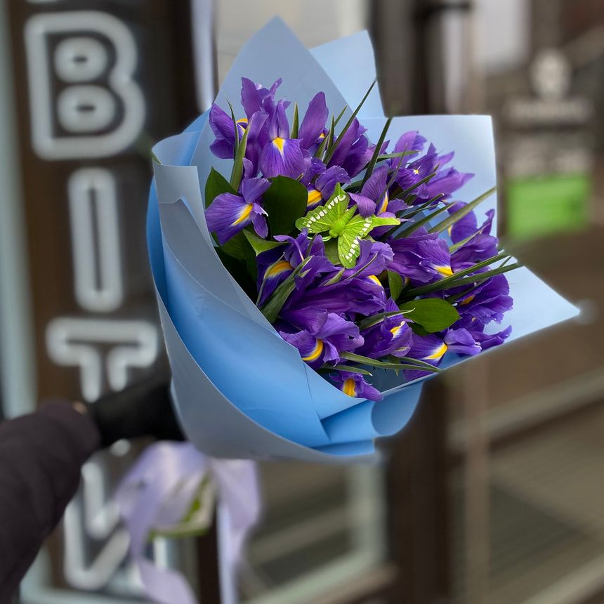 Bouquet "11 purple irises"