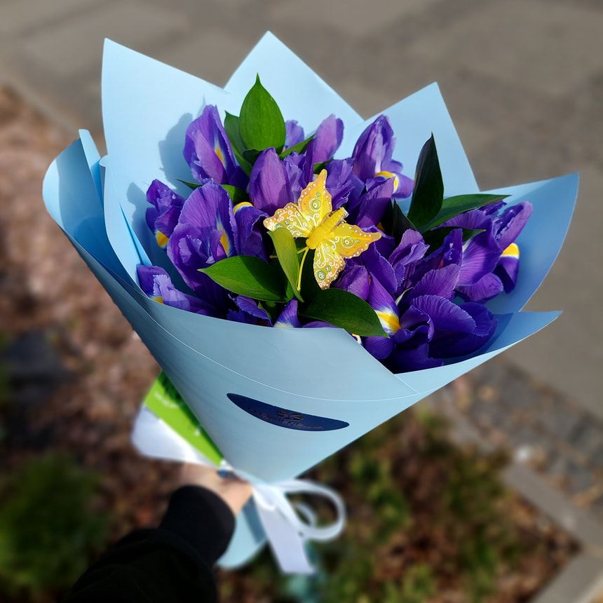Bouquet "11 purple irises"