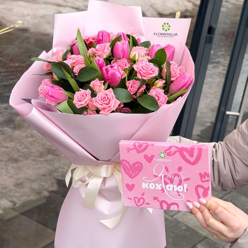 Bouquet "Queen" + sweets "I Love" – order from Flowers.ua