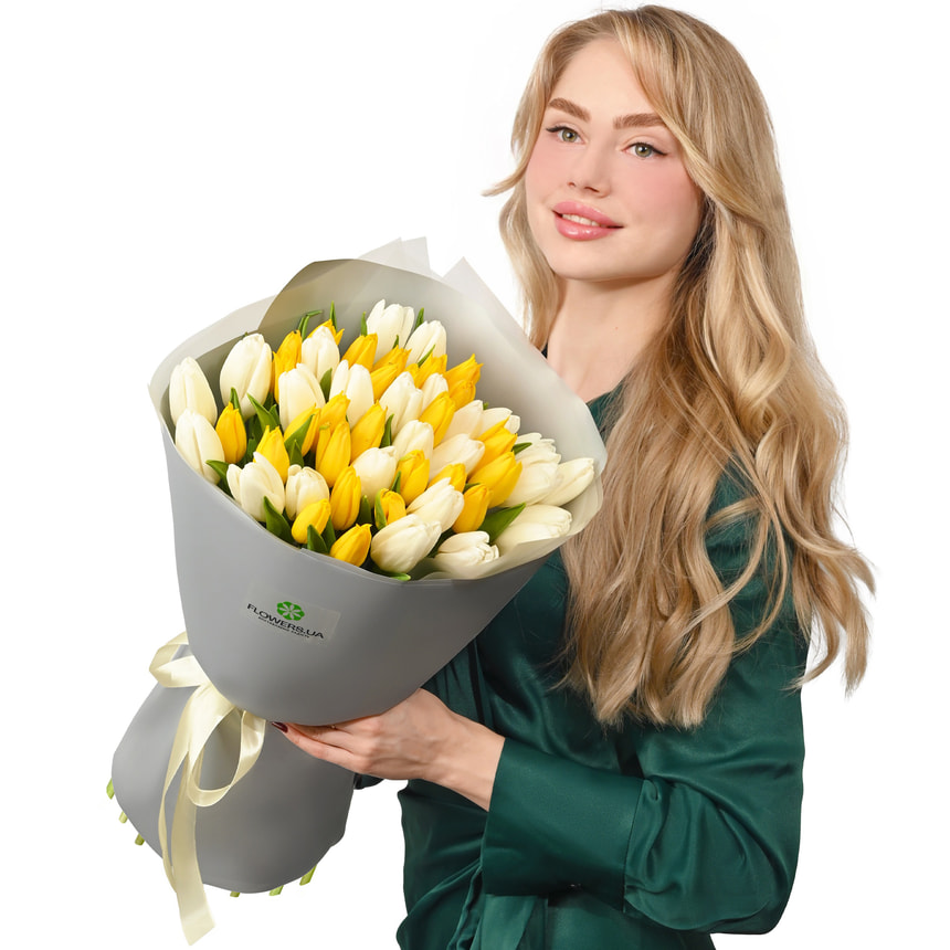Букет "51 білий та жовтий тюльпан" – доставка по Україні