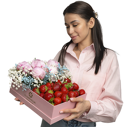 Композиція "Полуничний презент" – доставка по Україні