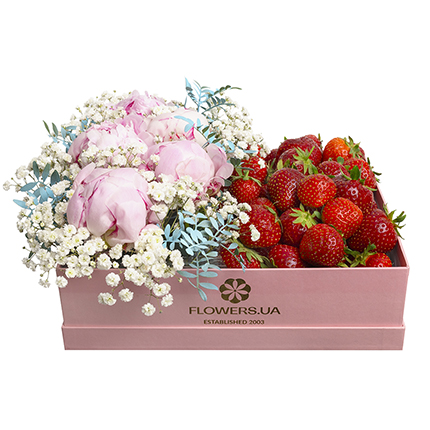Композиція "Полуничний презент" – замовити з доставкою