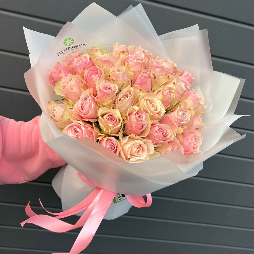 35 Pink Athena roses – order from Flowers.ua