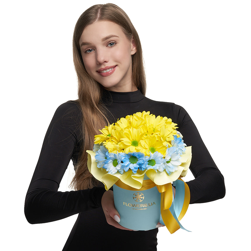 Квіти у коробці "Моє диво" – доставка по Україні