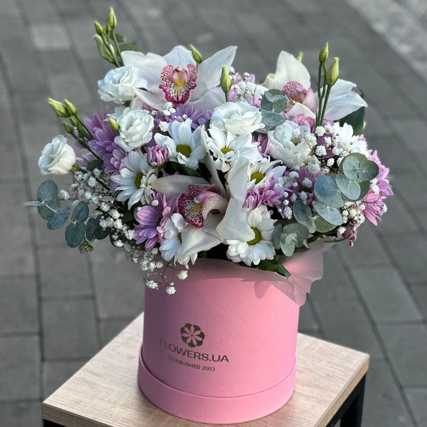 Flowers in a box "Secret Dream" – order from Flowers.ua