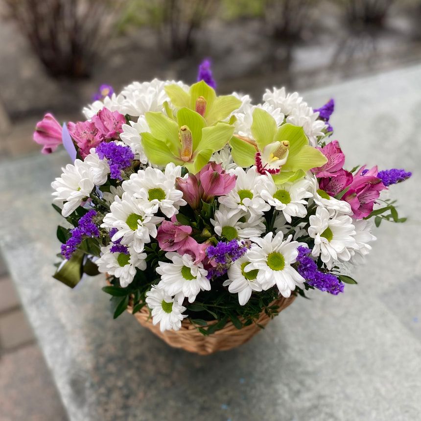 Кошик "Лісова казка" – замовити на Flowers.ua