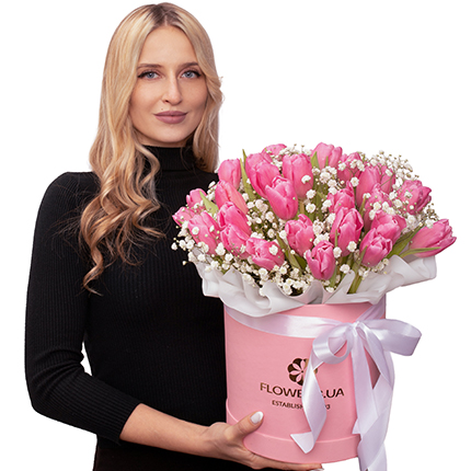 Цветы в коробке "Розовый вальс" – доставка по Украине