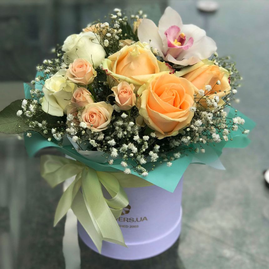 Flowers in a box "Cream luxury"