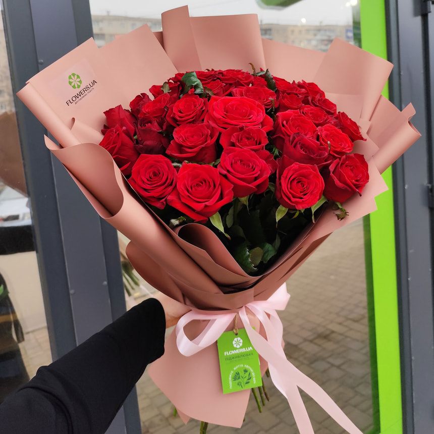 Букет "31 красная роза" – заказать у Flowers.ua