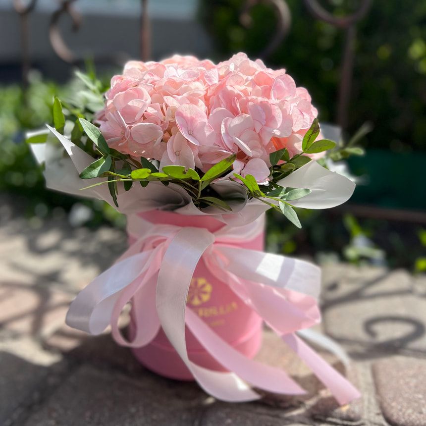 Flowers in a box "Pink opal" – order from Flowers.ua