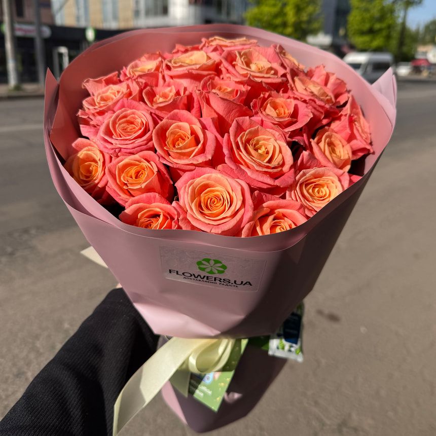 “25 Miss Piggy roses” mono-bouquet – order from Flowers.ua
