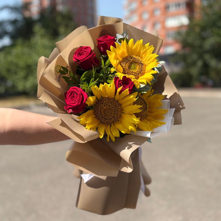 "Sunny love" bouquet – order from Flowers.ua