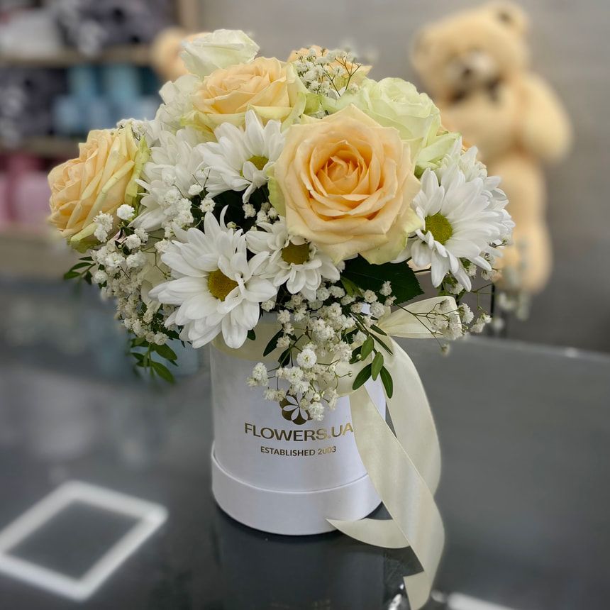 Цветы в коробке "Белый шелк"