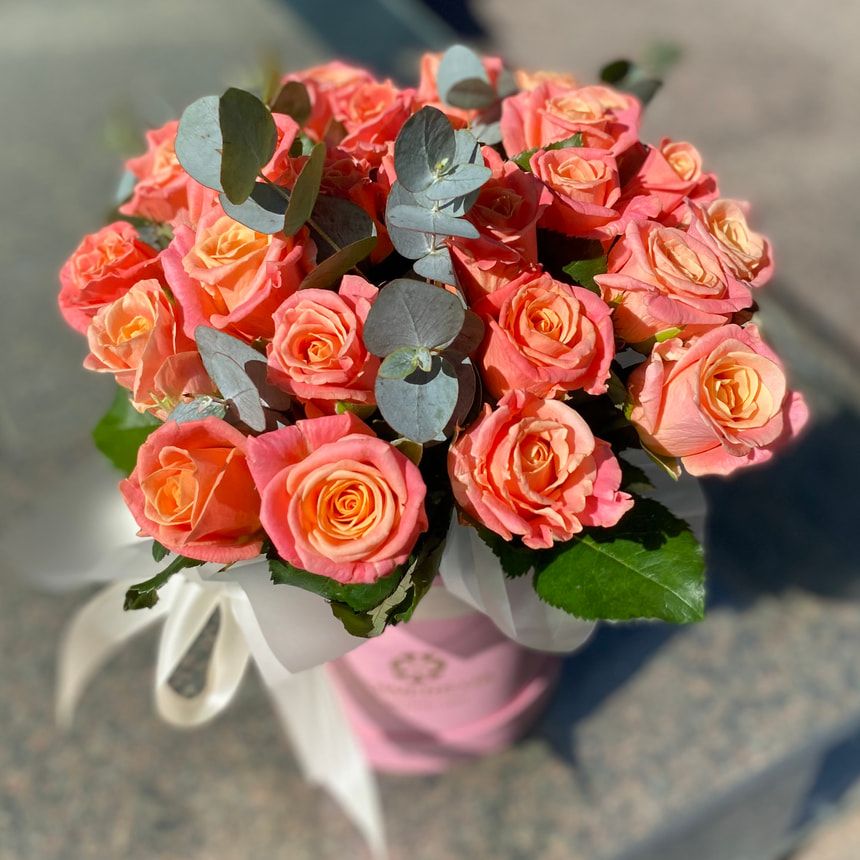 Композиция "25 коралловых роз"