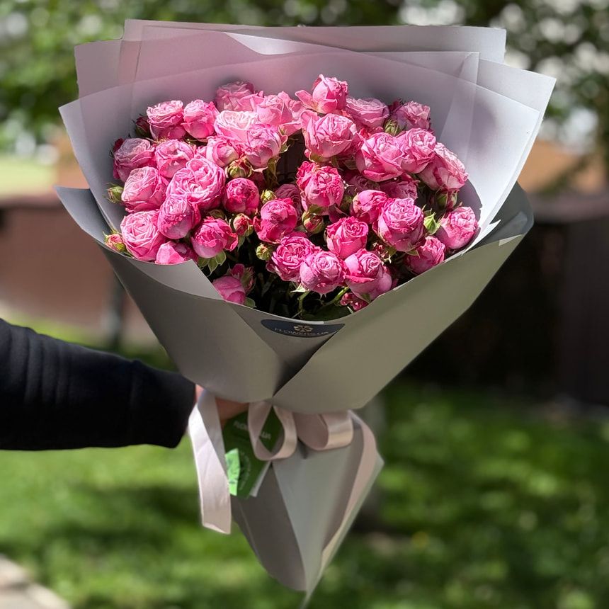 Bouquet of 11 pink peony roses – order from Flowers.ua