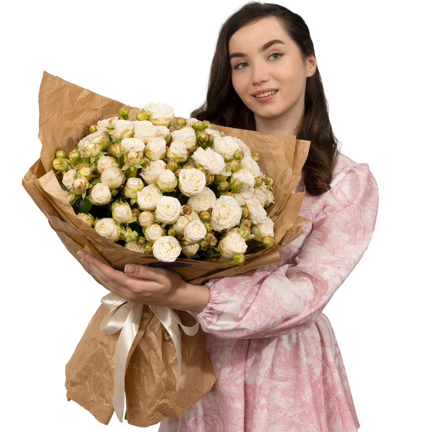 Букет з 15 кремових піоновидних троянд – доставка по Україні