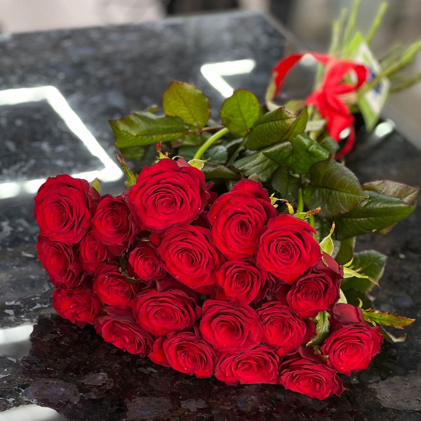 Bouquet of 21 red roses