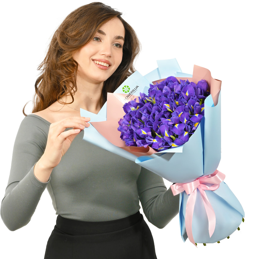 Монобукет из 35 синих ирисов – доставка по Украине