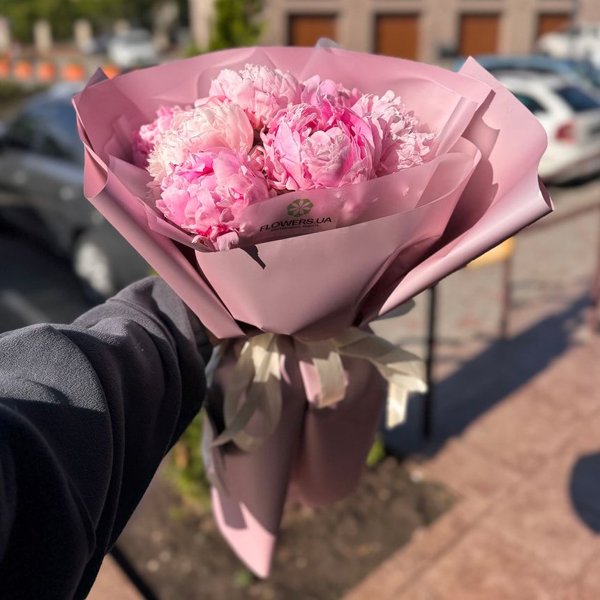 Монобукет "7 рожевих півоній" – замовити на Flowers.ua