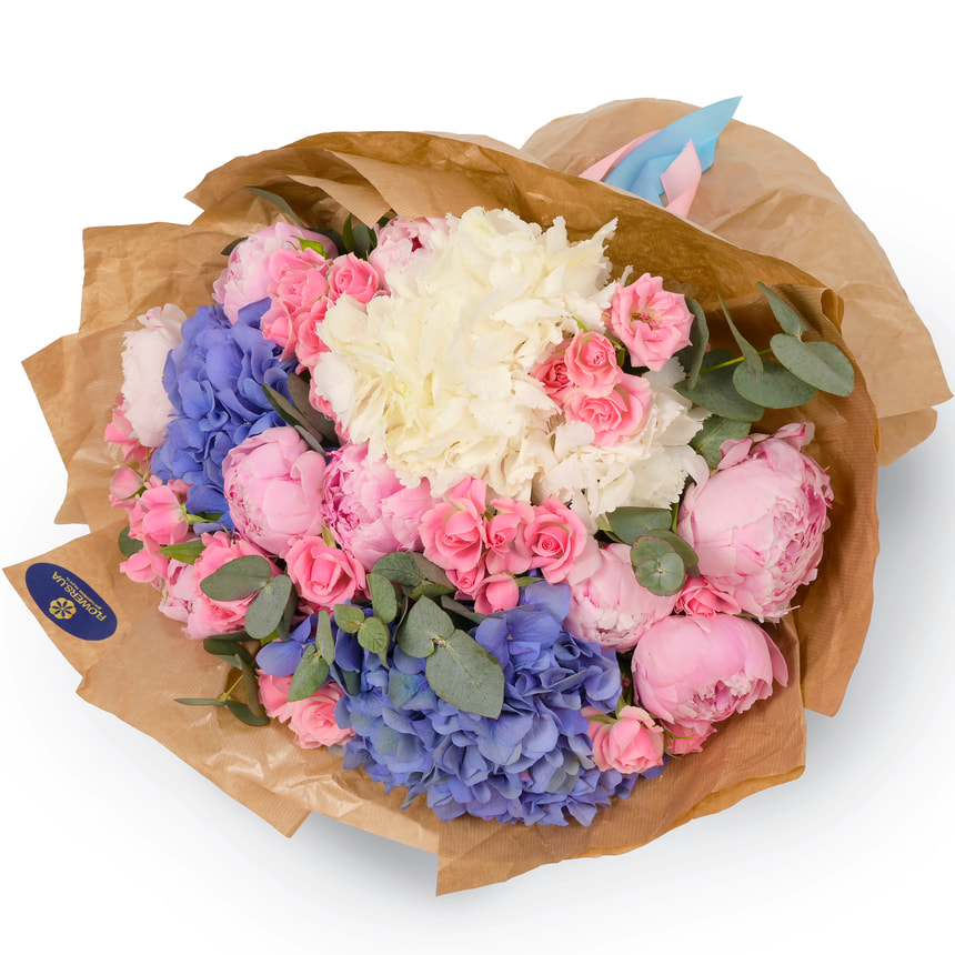 "Triumph of Tenderness" bouquet – order with delivery