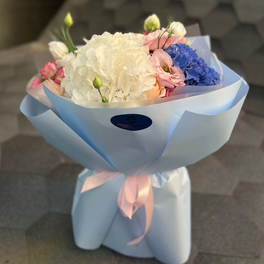 "Roman Holiday" bouquet – order from Flowers.ua