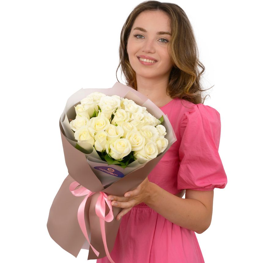Букет 25 білих троянд "White Beluga" – доставка по Україні