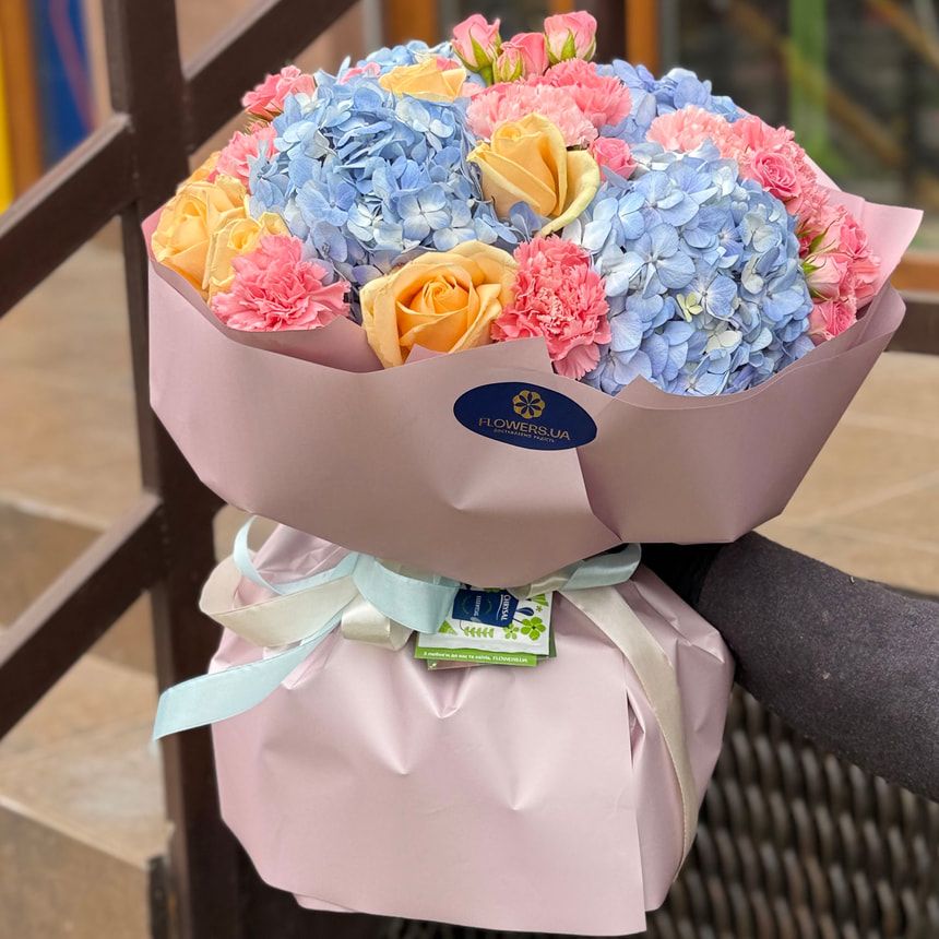 "Benefit" bouquet