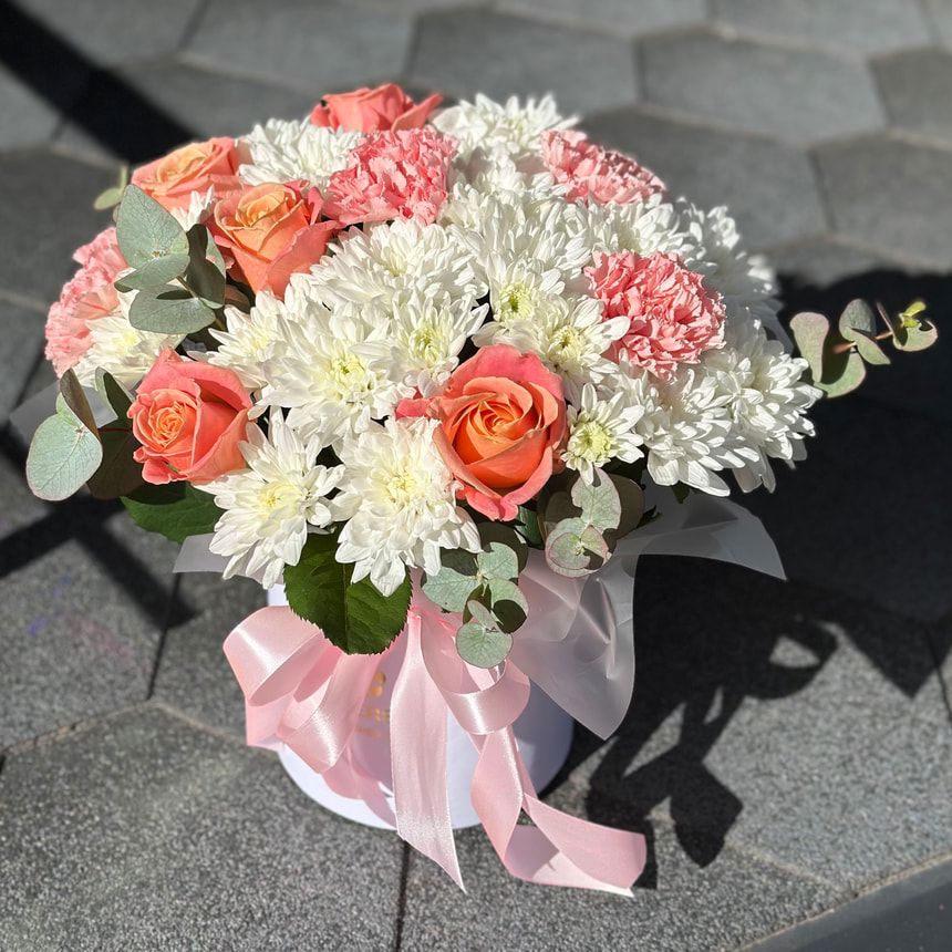 "Street love" composition – order from Flowers.ua